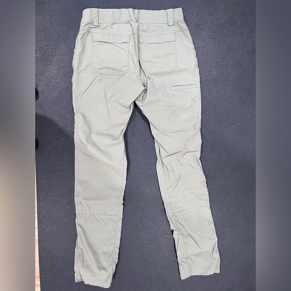 Duluth Hiking Pants - Picture 3 of 5